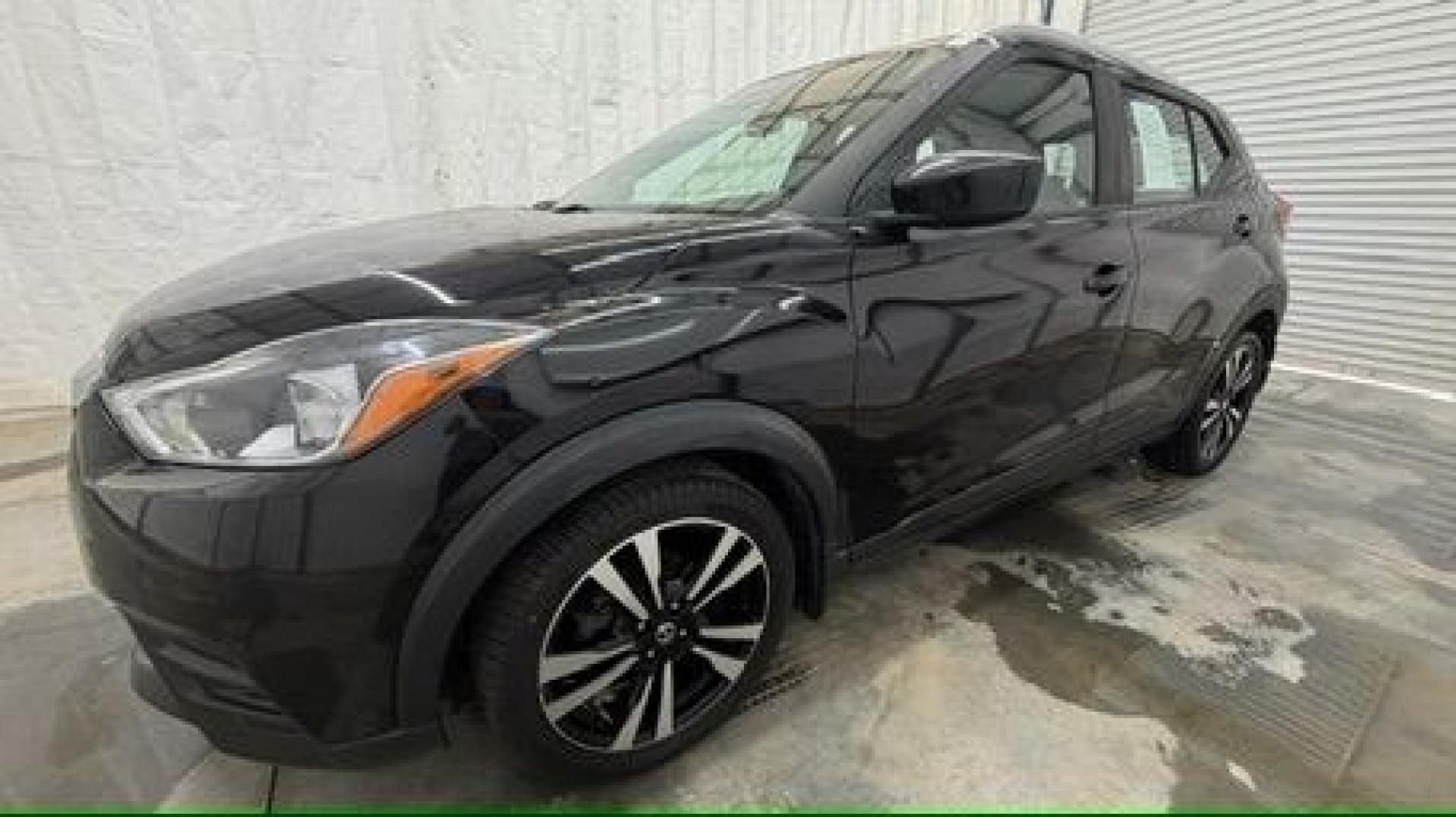 2020 Black Nissan Kicks SV Xtronic CVT (3N1CP5CV3LL) with an 1.6L I-4 DOHC engine, located at 1806 Veterans Memorial Hwy SW, Austell, GA, 30168, (770) 944-9558, 33.817959, -84.606987- Photo#1