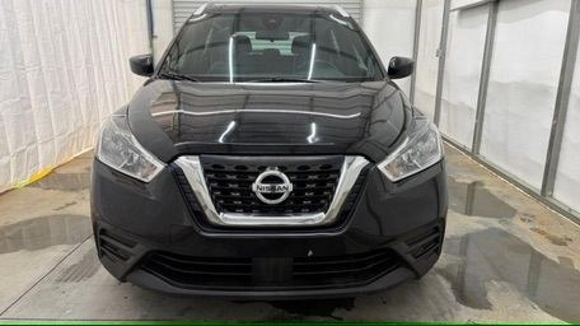 2020 Black Nissan Kicks SV Xtronic CVT (3N1CP5CV3LL) with an 1.6L I-4 DOHC engine, located at 1806 Veterans Memorial Hwy SW, Austell, GA, 30168, (770) 944-9558, 33.817959, -84.606987- Photo#9