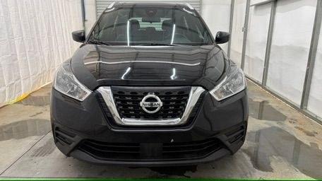 2020 Black Nissan Kicks SV Xtronic CVT (3N1CP5CV3LL) with an 1.6L I-4 DOHC engine, located at 1806 Veterans Memorial Hwy SW, Austell, GA, 30168, (770) 944-9558, 33.817959, -84.606987 - Photo#9