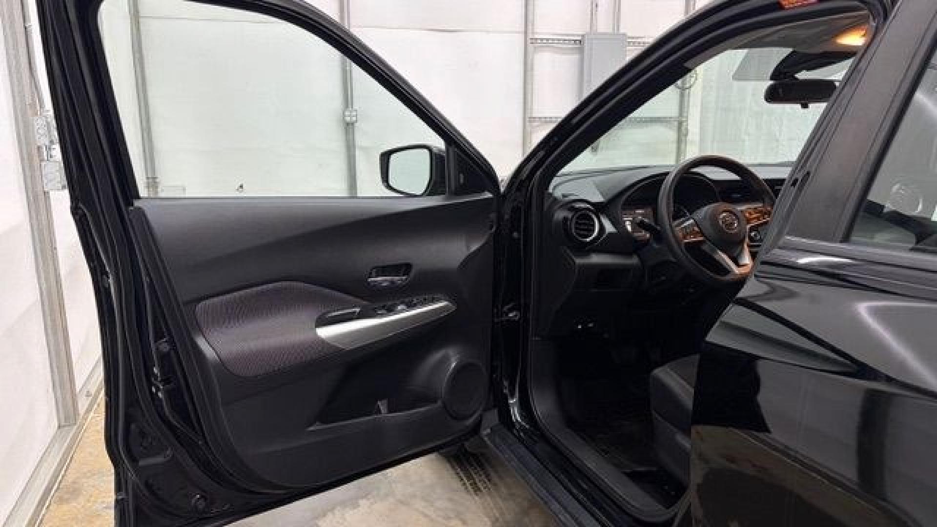 2020 Black Nissan Kicks SV Xtronic CVT (3N1CP5CV3LL) with an 1.6L I-4 DOHC engine, located at 1806 Veterans Memorial Hwy SW, Austell, GA, 30168, (770) 944-9558, 33.817959, -84.606987- Photo#10