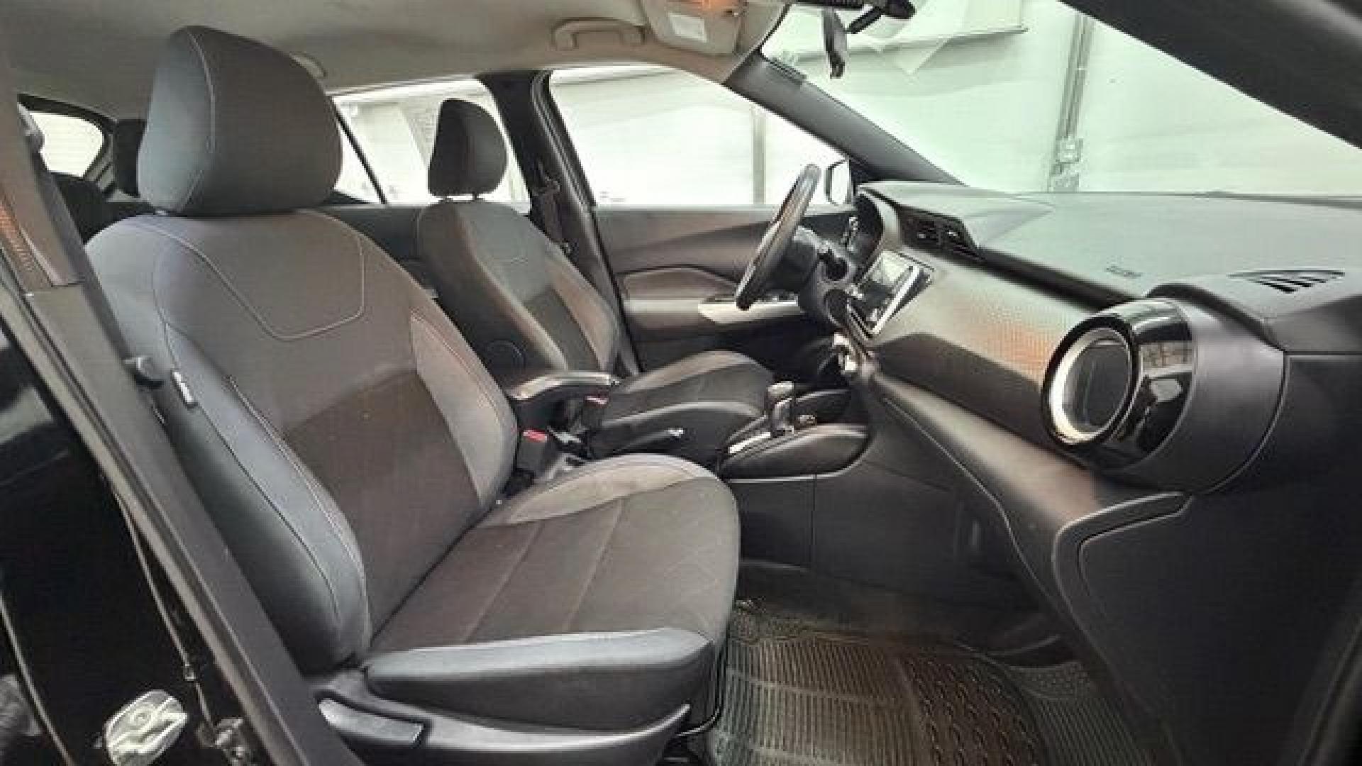 2020 Black Nissan Kicks SV Xtronic CVT (3N1CP5CV3LL) with an 1.6L I-4 DOHC engine, located at 1806 Veterans Memorial Hwy SW, Austell, GA, 30168, (770) 944-9558, 33.817959, -84.606987- Photo#17