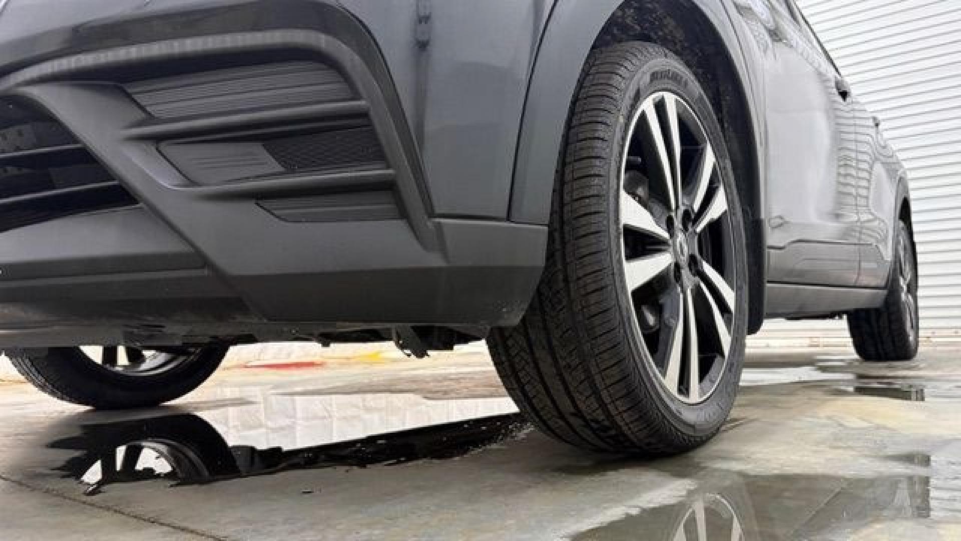 2020 Black Nissan Kicks SV Xtronic CVT (3N1CP5CV3LL) with an 1.6L I-4 DOHC engine, located at 1806 Veterans Memorial Hwy SW, Austell, GA, 30168, (770) 944-9558, 33.817959, -84.606987- Photo#19