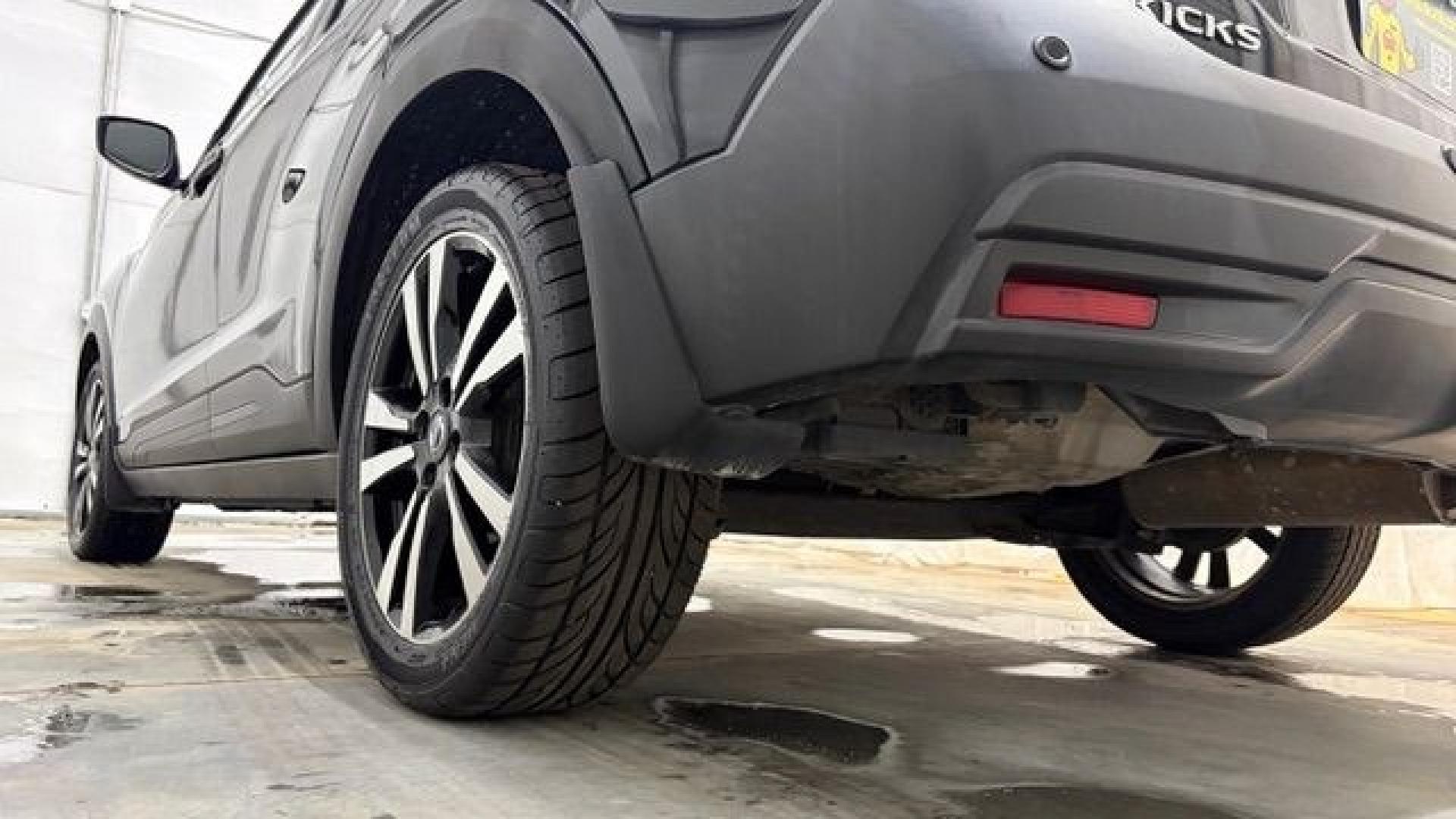 2020 Black Nissan Kicks SV Xtronic CVT (3N1CP5CV3LL) with an 1.6L I-4 DOHC engine, located at 1806 Veterans Memorial Hwy SW, Austell, GA, 30168, (770) 944-9558, 33.817959, -84.606987- Photo#20
