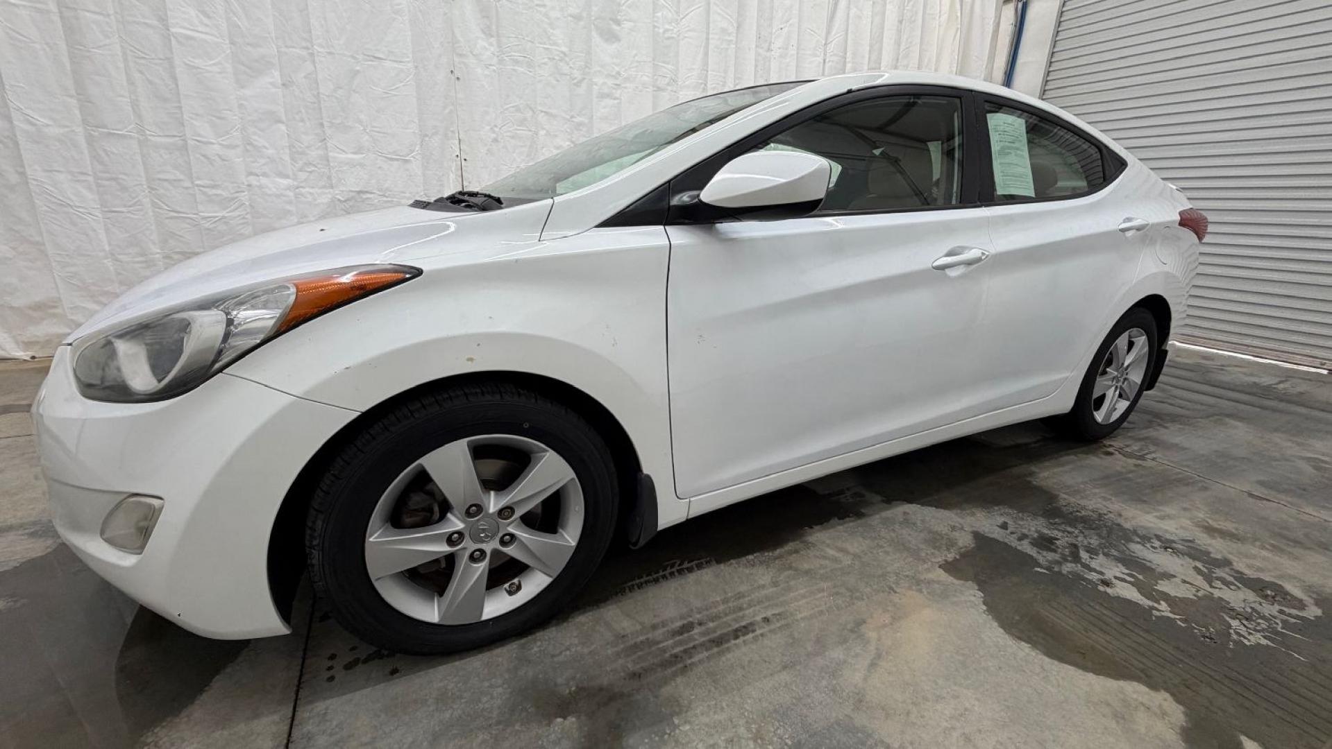 2013 White Hyundai Elantra GLS (5NPDH4AE6DH) with an 1.8L I-4 DOHC engine, located at 1806 Veterans Memorial Hwy SW, Austell, GA, 30168, (770) 944-9558, 33.817959, -84.606987- Photo#1