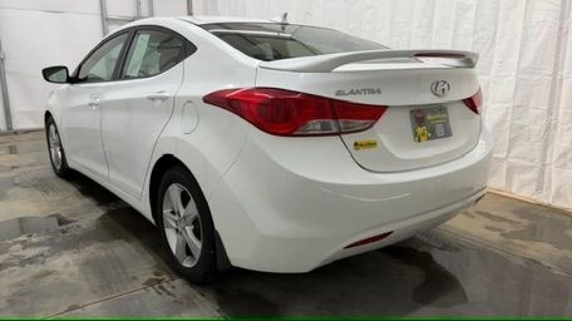 2013 White Hyundai Elantra GLS (5NPDH4AE6DH) with an 1.8L I-4 DOHC engine, located at 1806 Veterans Memorial Hwy SW, Austell, GA, 30168, (770) 944-9558, 33.817959, -84.606987- Photo#3