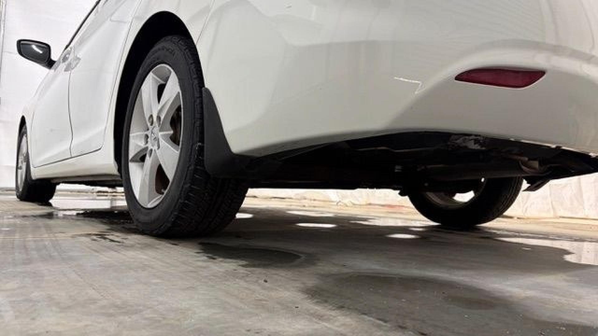 2013 White Hyundai Elantra GLS (5NPDH4AE6DH) with an 1.8L I-4 DOHC engine, located at 1806 Veterans Memorial Hwy SW, Austell, GA, 30168, (770) 944-9558, 33.817959, -84.606987- Photo#20