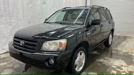 2005 Black Toyota Highlander V6 | Limited V6 (JTEDP21A150) with an 3.3L V-6 DOHC engine, located at 1806 Veterans Memorial Hwy SW, Austell, GA, 30168, (770) 944-9558, 33.817959, -84.606987 - Photo#0