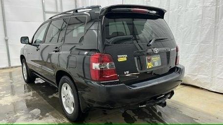 2005 Black Toyota Highlander V6 | Limited V6 (JTEDP21A150) with an 3.3L V-6 DOHC engine, located at 1806 Veterans Memorial Hwy SW, Austell, GA, 30168, (770) 944-9558, 33.817959, -84.606987 - Photo#3