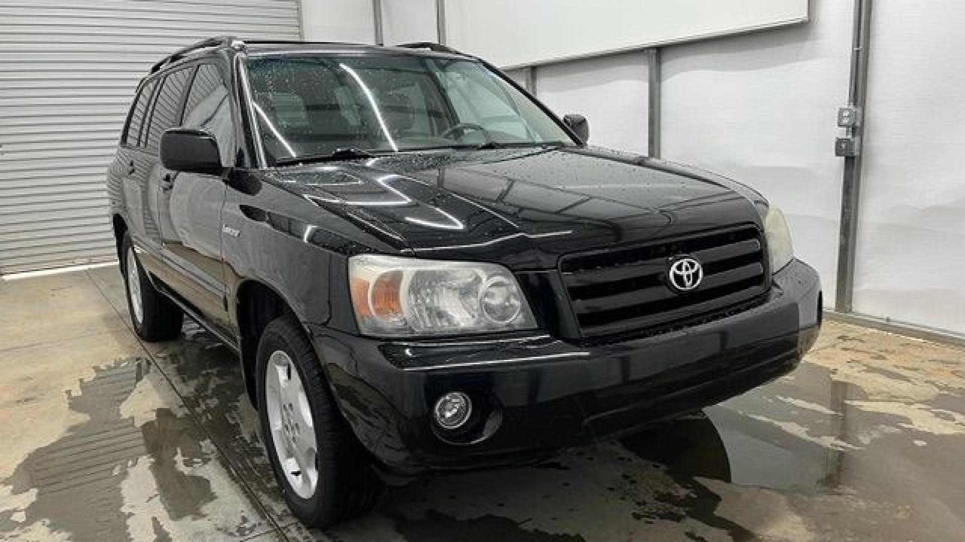 2005 Black Toyota Highlander V6 | Limited V6 (JTEDP21A150) with an 3.3L V-6 DOHC engine, located at 1806 Veterans Memorial Hwy SW, Austell, GA, 30168, (770) 944-9558, 33.817959, -84.606987 - Photo#8