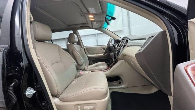 2005 Black Toyota Highlander V6 | Limited V6 (JTEDP21A150) with an 3.3L V-6 DOHC engine, located at 1806 Veterans Memorial Hwy SW, Austell, GA, 30168, (770) 944-9558, 33.817959, -84.606987 - Photo#18