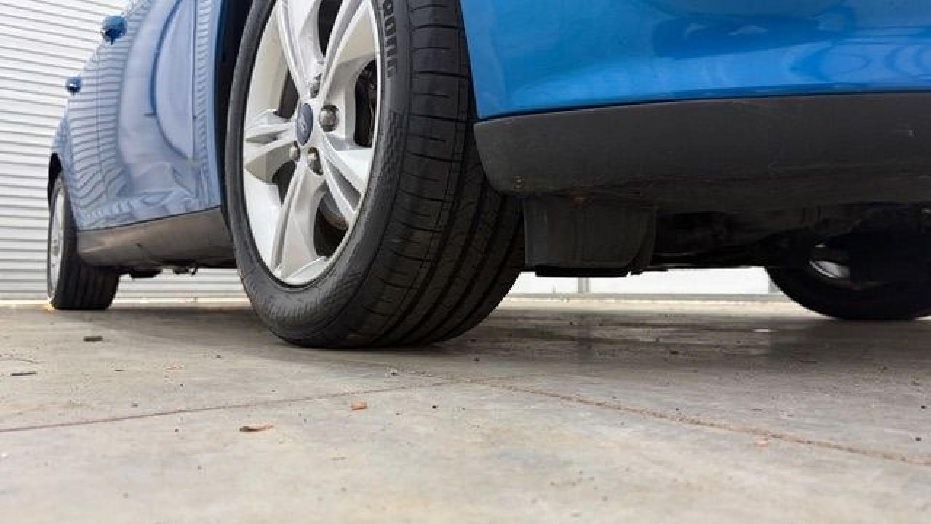 2014 Blue Ford Focus SE (1FADP3F2XEL) with an 2L I-4 gasoline direct injection engine, located at 1806 Veterans Memorial Hwy SW, Austell, GA, 30168, (770) 944-9558, 33.817959, -84.606987 - Why Choose Automania? At Automania, we make car buying easy and stress-free, with over 20 years serving Austell, GA and the surrounding communities. WE FINANCE GOOD AND NOT SO GOOD CREDIT, we work with all credit types, and every vehicle comes with a free vehicle history report so you know its backg- Photo#18