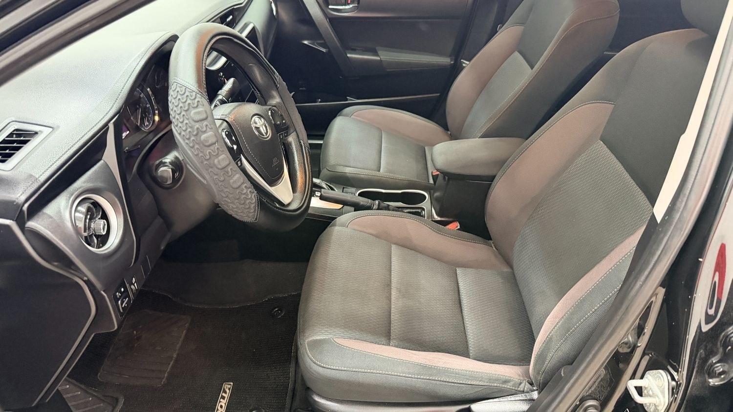 2019 Black Toyota Corolla LE (5YFBURHE2KP) with an 1.8L I-4 DOHC engine, located at 1806 Veterans Memorial Hwy SW, Austell, GA, 30168, (770) 944-9558, 33.817959, -84.606987- Photo#11
