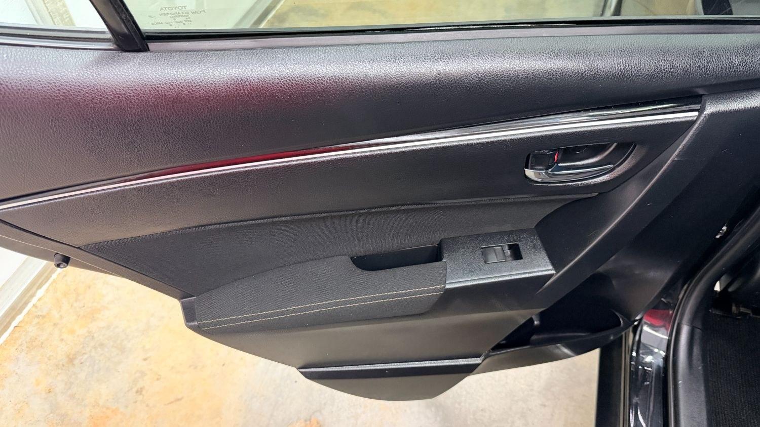 2019 Black Toyota Corolla LE (5YFBURHE2KP) with an 1.8L I-4 DOHC engine, located at 1806 Veterans Memorial Hwy SW, Austell, GA, 30168, (770) 944-9558, 33.817959, -84.606987- Photo#12
