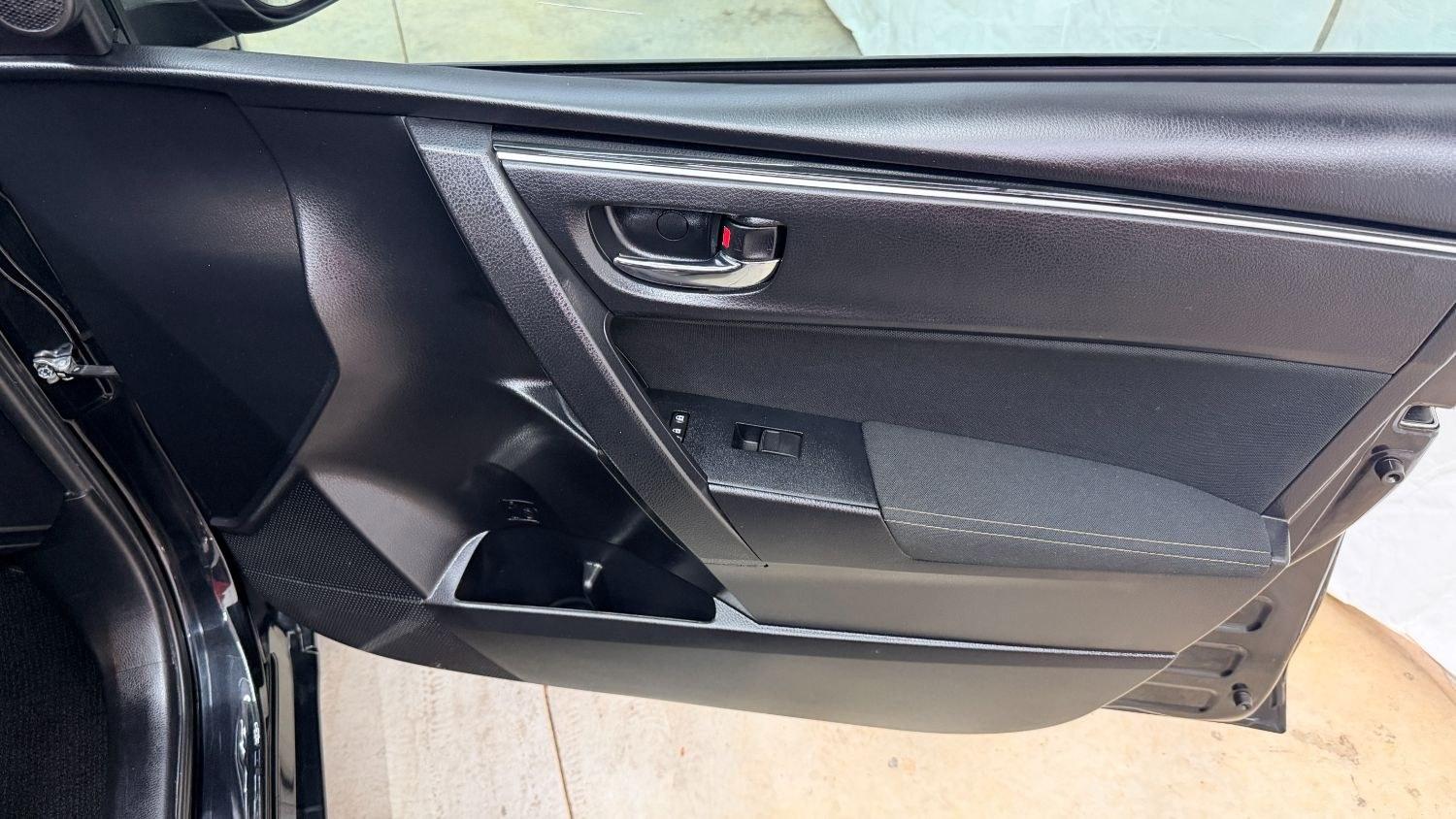 2019 Black Toyota Corolla LE (5YFBURHE2KP) with an 1.8L I-4 DOHC engine, located at 1806 Veterans Memorial Hwy SW, Austell, GA, 30168, (770) 944-9558, 33.817959, -84.606987- Photo#17