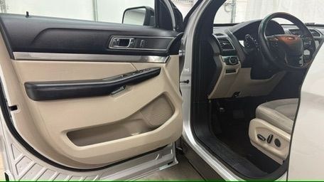 2018 Silver Ford Explorer XLT (1FM5K7DH7JG) , located at 1806 Veterans Memorial Hwy SW, Austell, GA, 30168, (770) 944-9558, 33.817959, -84.606987- Photo#10