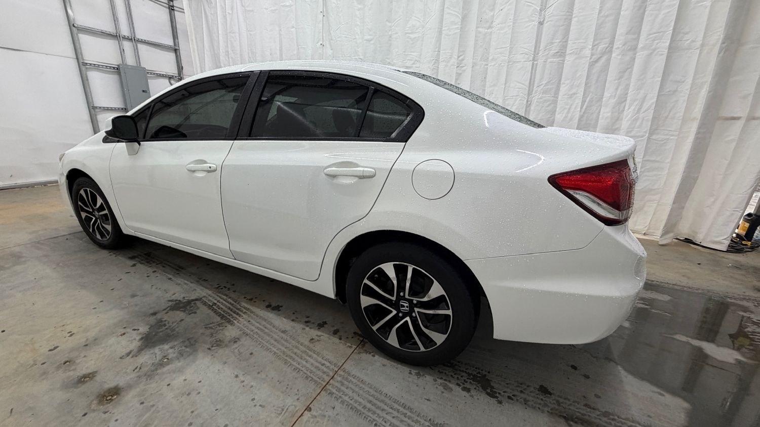 2013 White Honda Civic EX (19XFB2F84DE) with an 1.8L I-4 i-VTEC variable valve control engine, located at 1806 Veterans Memorial Hwy SW, Austell, GA, 30168, (770) 944-9558, 33.817959, -84.606987- Photo#2