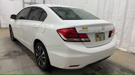 2013 White Honda Civic EX (19XFB2F84DE) with an 1.8L I-4 i-VTEC variable valve control engine, located at 1806 Veterans Memorial Hwy SW, Austell, GA, 30168, (770) 944-9558, 33.817959, -84.606987- Photo#3