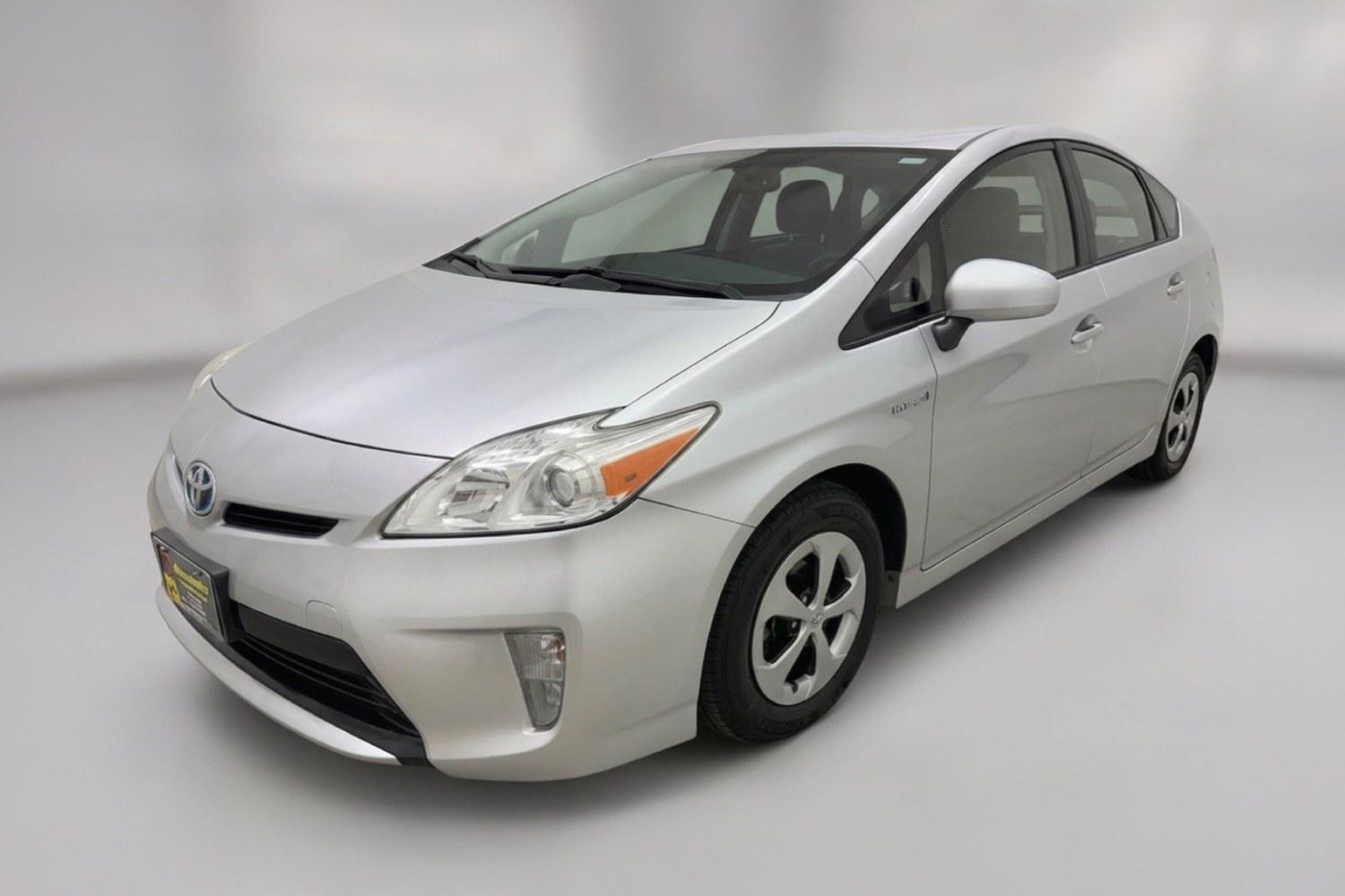 2013 Toyota Prius Three's photo