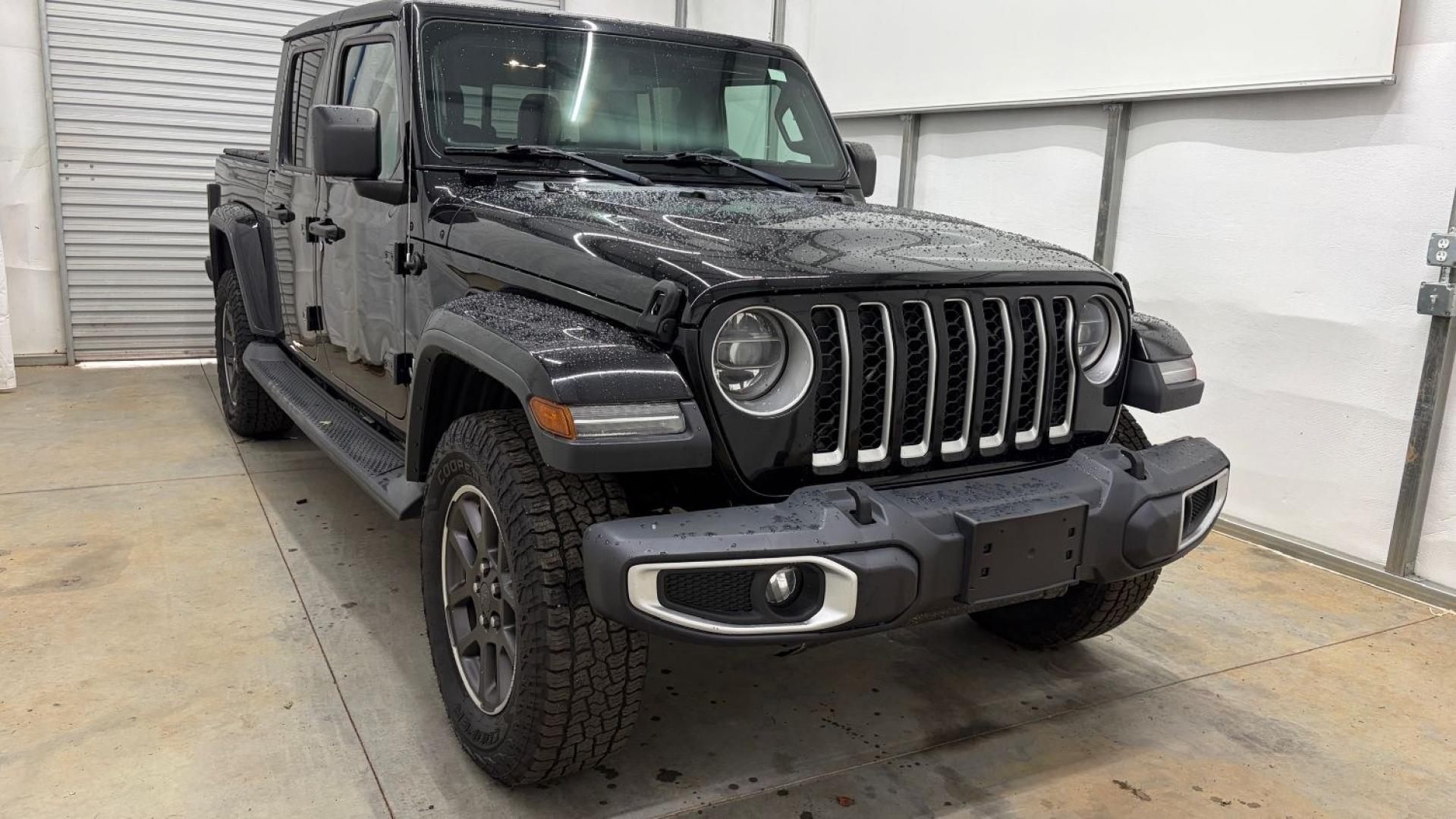 2020 Black Jeep Gladiator Overland 4x4 (1C6HJTFGXLL) with an 3.6L V-6 DOHC engine, located at 1806 Veterans Memorial Hwy SW, Austell, GA, 30168, (770) 944-9558, 33.817959, -84.606987- Photo#7