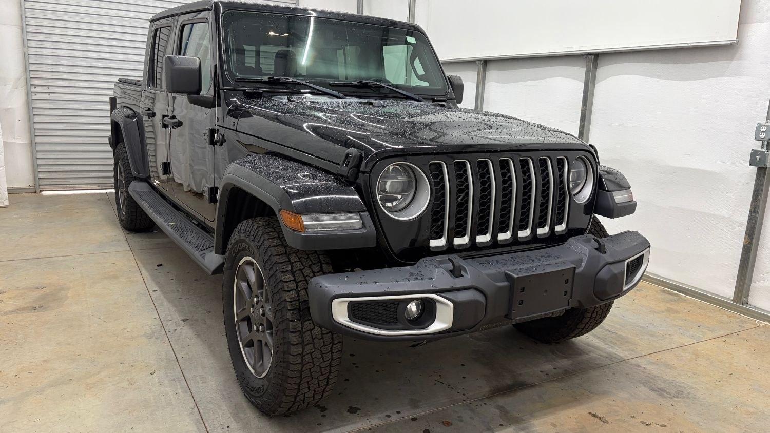 2020 Black Jeep Gladiator Overland 4x4 (1C6HJTFGXLL) with an 3.6L V-6 DOHC engine, located at 1806 Veterans Memorial Hwy SW, Austell, GA, 30168, (770) 944-9558, 33.817959, -84.606987- Photo#7