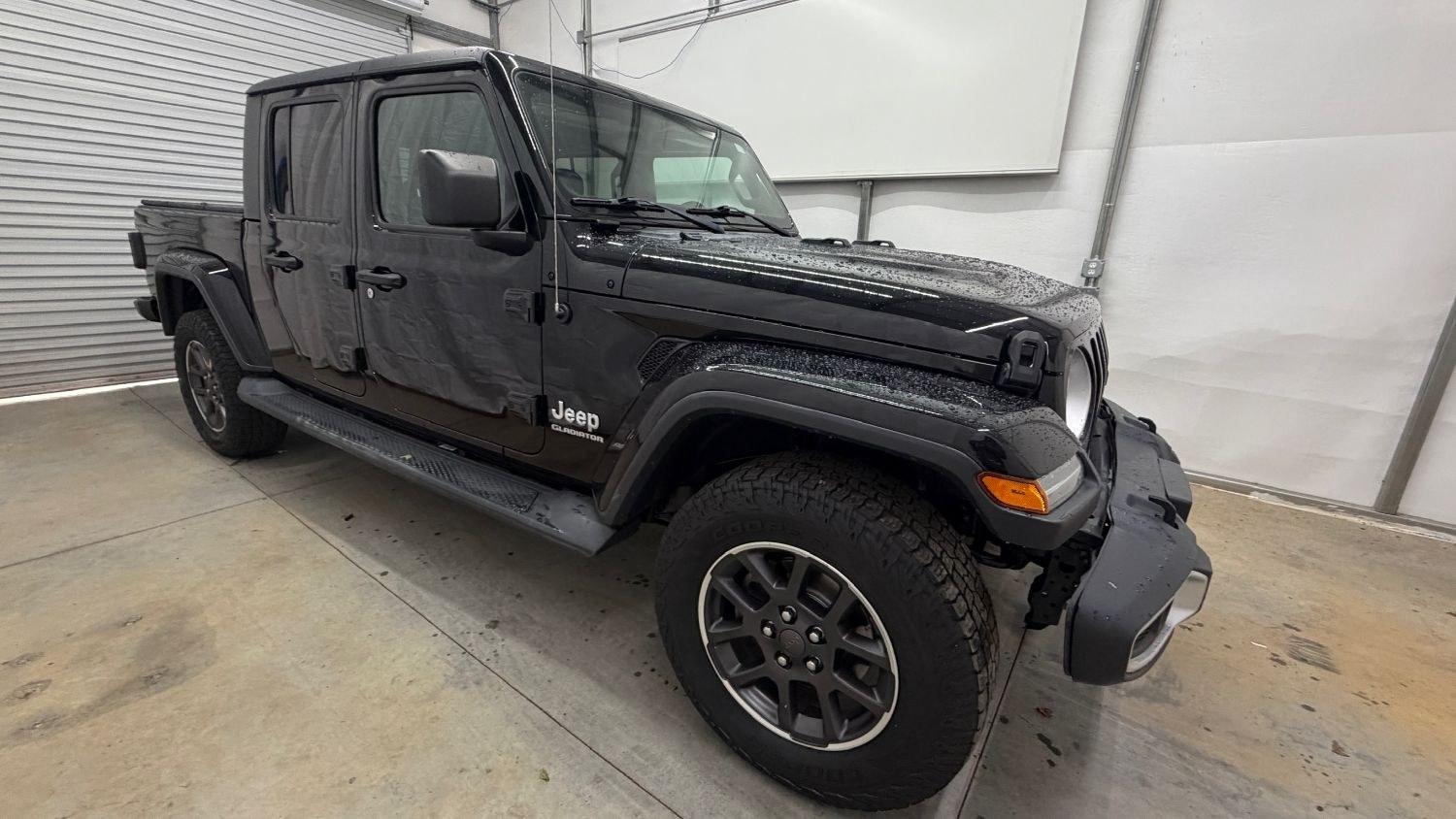 2020 Black Jeep Gladiator Overland 4x4 (1C6HJTFGXLL) with an 3.6L V-6 DOHC engine, located at 1806 Veterans Memorial Hwy SW, Austell, GA, 30168, (770) 944-9558, 33.817959, -84.606987- Photo#8