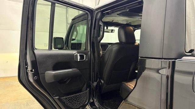 2020 Black Jeep Gladiator Overland 4x4 (1C6HJTFGXLL) with an 3.6L V-6 DOHC engine, located at 1806 Veterans Memorial Hwy SW, Austell, GA, 30168, (770) 944-9558, 33.817959, -84.606987- Photo#13