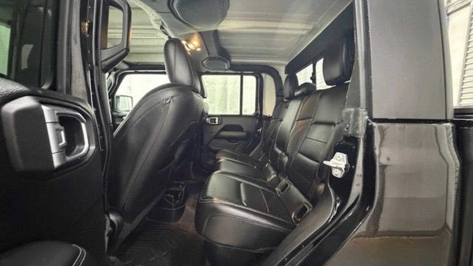 2020 Black Jeep Gladiator Overland 4x4 (1C6HJTFGXLL) with an 3.6L V-6 DOHC engine, located at 1806 Veterans Memorial Hwy SW, Austell, GA, 30168, (770) 944-9558, 33.817959, -84.606987- Photo#14