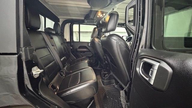 2020 Black Jeep Gladiator Overland 4x4 (1C6HJTFGXLL) with an 3.6L V-6 DOHC engine, located at 1806 Veterans Memorial Hwy SW, Austell, GA, 30168, (770) 944-9558, 33.817959, -84.606987- Photo#16