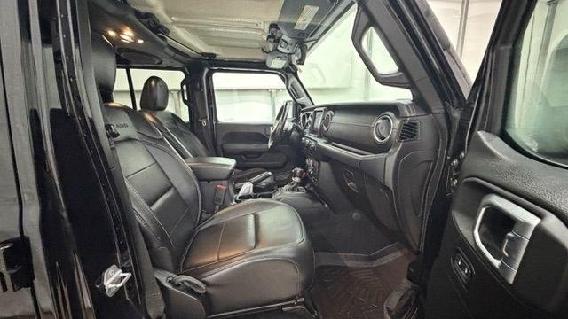 2020 Black Jeep Gladiator Overland 4x4 (1C6HJTFGXLL) with an 3.6L V-6 DOHC engine, located at 1806 Veterans Memorial Hwy SW, Austell, GA, 30168, (770) 944-9558, 33.817959, -84.606987- Photo#17