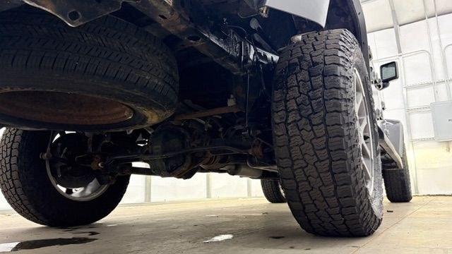 2020 Black Jeep Gladiator Overland 4x4 (1C6HJTFGXLL) with an 3.6L V-6 DOHC engine, located at 1806 Veterans Memorial Hwy SW, Austell, GA, 30168, (770) 944-9558, 33.817959, -84.606987- Photo#18