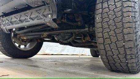 2020 Black Jeep Gladiator Overland 4x4 (1C6HJTFGXLL) with an 3.6L V-6 DOHC engine, located at 1806 Veterans Memorial Hwy SW, Austell, GA, 30168, (770) 944-9558, 33.817959, -84.606987- Photo#20
