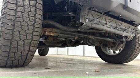 2020 Black Jeep Gladiator Overland 4x4 (1C6HJTFGXLL) with an 3.6L V-6 DOHC engine, located at 1806 Veterans Memorial Hwy SW, Austell, GA, 30168, (770) 944-9558, 33.817959, -84.606987- Photo#21