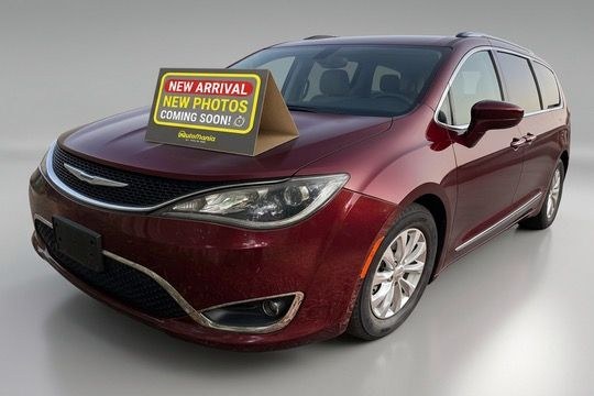 photo of 2018 Chrysler Pacifica Touring Plus