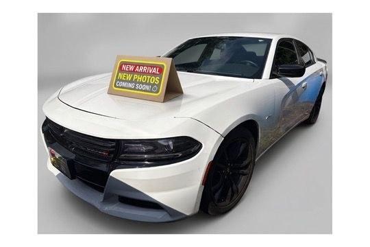 2017 White Dodge Charger R/T RWD (2C3CDXCT1HH) with an HEMI 5.7L V-8 regula engine, located at 1806 Veterans Memorial Hwy SW, Austell, GA, 30168, (770) 944-9558, 33.817959, -84.606987- Photo#0