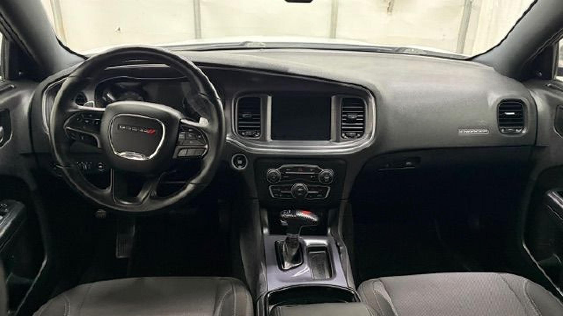 2017 White Dodge Charger R/T RWD (2C3CDXCT1HH) with an HEMI 5.7L V-8 regula engine, located at 1806 Veterans Memorial Hwy SW, Austell, GA, 30168, (770) 944-9558, 33.817959, -84.606987 - This Charger is in good condition and delivers real Hemi power, giving you the kind of performance and presence the Charger is known for. The tires are great, so there's no need to spend extra on replacements, and the paint is in good shape. Inside, the interior is impeccable and looks as good as it- Photo#15