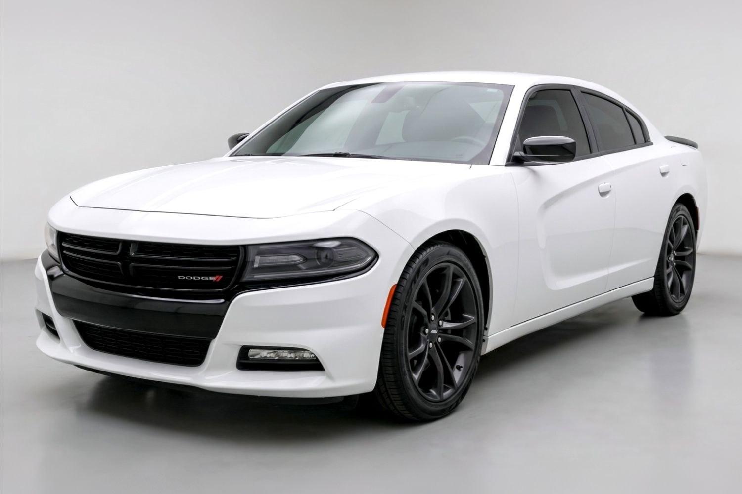 2017 White Dodge Charger R/T RWD (2C3CDXCT1HH) with an HEMI 5.7L V-8 regula engine, located at 1806 Veterans Memorial Hwy SW, Austell, GA, 30168, (770) 944-9558, 33.817959, -84.606987 - This 2017 Dodge Charger R/T delivers serious muscle-sedan performance wrapped in a clean White exterior. Under the hood is a powerful 370-hp 5.7L HEMI V8 paired with a smooth automatic transmission and rear-wheel drive, giving you the aggressive acceleration and confident handling the R/T trim is kn- Photo#0