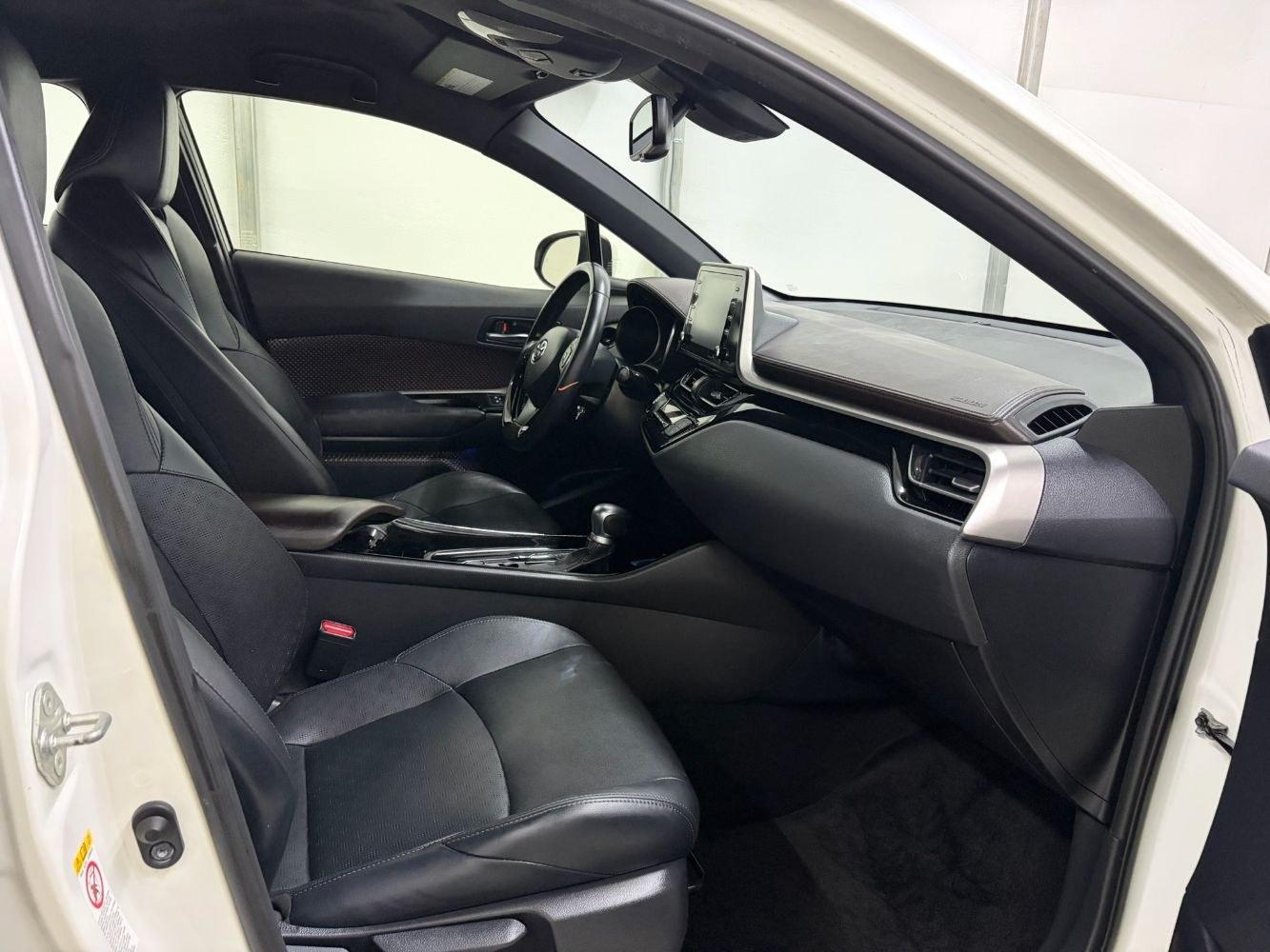 2019 White Toyota C-HR Limited (JTNKHMBX8K1) with an 2L I-4 DOHC engine, located at 1806 Veterans Memorial Hwy SW, Austell, GA, 30168, (770) 944-9558, 33.817959, -84.606987- Photo#17