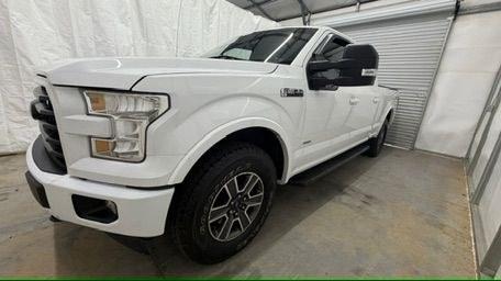 2017 White Ford F-150 XLT (1FTFW1EG3HF) with an EcoBoost 3.5L V-6 gasoline direct injection engine, located at 1806 Veterans Memorial Hwy SW, Austell, GA, 30168, (770) 944-9558, 33.817959, -84.606987- Photo#1