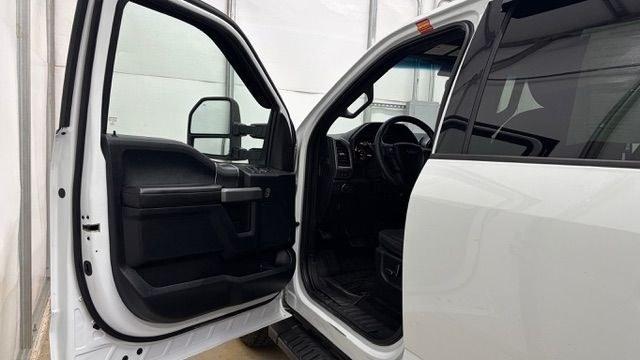 2017 White Ford F-150 XLT (1FTFW1EG3HF) with an EcoBoost 3.5L V-6 gasoline direct injection engine, located at 1806 Veterans Memorial Hwy SW, Austell, GA, 30168, (770) 944-9558, 33.817959, -84.606987- Photo#10
