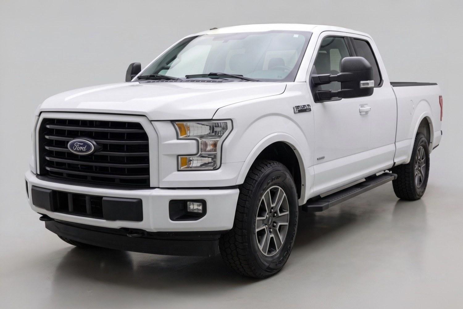 2017 White Ford F-150 XLT (1FTFW1EG3HF) with an EcoBoost 3.5L V-6 gasoline direct injection engine, located at 1806 Veterans Memorial Hwy SW, Austell, GA, 30168, (770) 944-9558, 33.817959, -84.606987- Photo#0