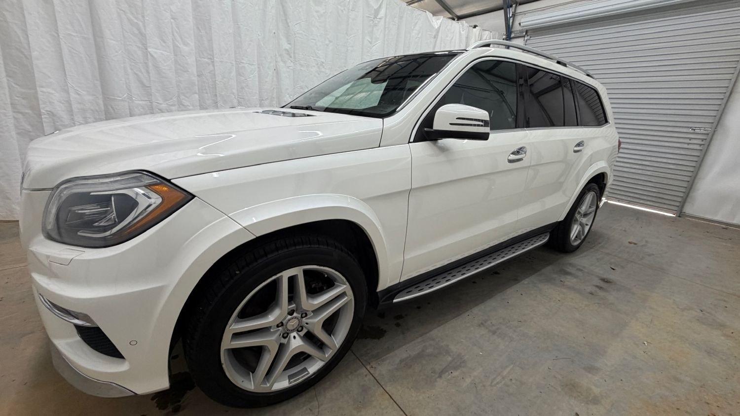 2016 White Mercedes-Benz GL 550 4MATIC (4JGDF7DE8GA) with an 4.7L V-8 gasoline direct injection engine, located at 1806 Veterans Memorial Hwy SW, Austell, GA, 30168, (770) 944-9558, 33.817959, -84.606987 - Why Choose Automania? At Automania, we make car buying easy and stress-free, with over 20 years serving Austell, GA and the surrounding communities. WE FINANCE GOOD AND NOT SO GOOD CREDIT, we work with all credit types, and every vehicle comes with a free vehicle history report so you know its backg- Photo#1