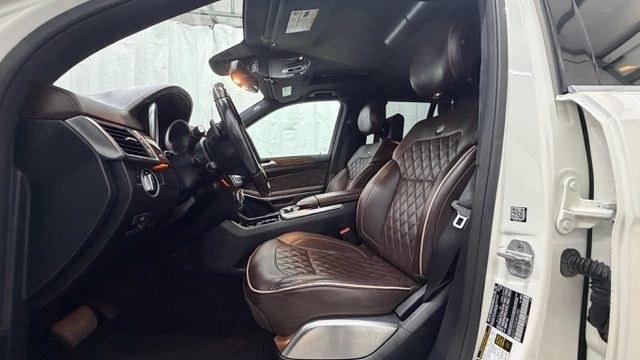 2016 White Mercedes-Benz GL 550 4MATIC (4JGDF7DE8GA) with an 4.7L V-8 gasoline direct injection engine, located at 1806 Veterans Memorial Hwy SW, Austell, GA, 30168, (770) 944-9558, 33.817959, -84.606987 - Why Choose Automania? At Automania, we make car buying easy and stress-free, with over 20 years serving Austell, GA and the surrounding communities. WE FINANCE GOOD AND NOT SO GOOD CREDIT, we work with all credit types, and every vehicle comes with a free vehicle history report so you know its backg- Photo#12