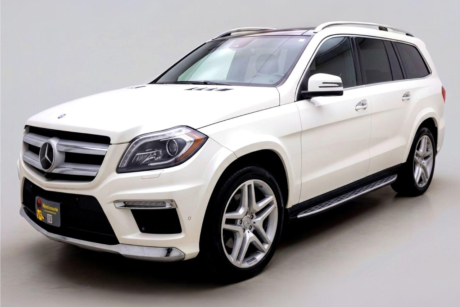 2016 White Mercedes-Benz GL 550 4MATIC (4JGDF7DE8GA) with an 4.7L V-8 gasoline direct injection engine, located at 1806 Veterans Memorial Hwy SW, Austell, GA, 30168, (770) 944-9558, 33.817959, -84.606987 - Why Choose Automania? At Automania, we make car buying easy and stress-free, with over 20 years serving Austell, GA and the surrounding communities. WE FINANCE GOOD AND NOT SO GOOD CREDIT, we work with all credit types, and every vehicle comes with a free vehicle history report so you know its backg- Photo#0