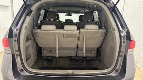 2014 Gray Honda Odyssey EX-L (5FNRL5H60EB) with an 3.5L V-6 i-VTEC variable valve control engine, located at 1806 Veterans Memorial Hwy SW, Austell, GA, 30168, (770) 944-9558, 33.817959, -84.606987 - Why Choose Automania? At Automania, we make car buying easy and stress-free, with over 20 years serving Austell, GA and the surrounding communities. WE FINANCE GOOD AND NOT SO GOOD CREDIT, we work with all credit types, and every vehicle comes with a free vehicle history report so you know its backg- Photo#5