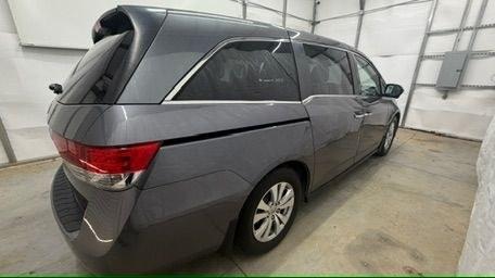 2014 Gray Honda Odyssey EX-L (5FNRL5H60EB) with an 3.5L V-6 i-VTEC variable valve control engine, located at 1806 Veterans Memorial Hwy SW, Austell, GA, 30168, (770) 944-9558, 33.817959, -84.606987 - Why Choose Automania? At Automania, we make car buying easy and stress-free, with over 20 years serving Austell, GA and the surrounding communities. WE FINANCE GOOD AND NOT SO GOOD CREDIT, we work with all credit types, and every vehicle comes with a free vehicle history report so you know its backg- Photo#7