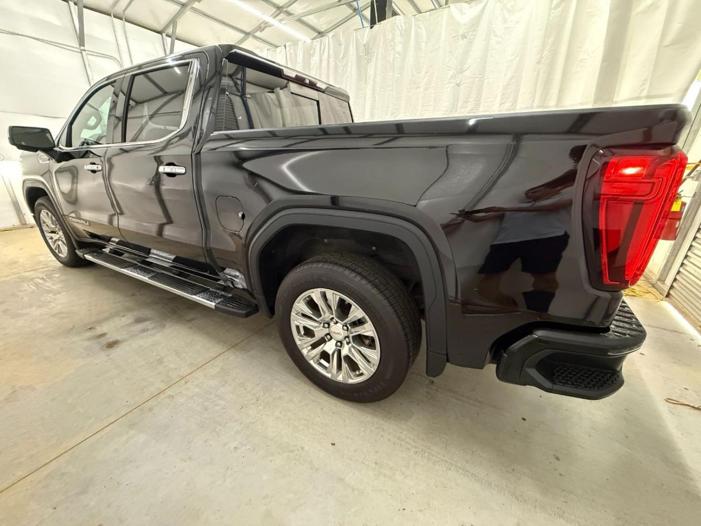 2015 Black GMC Sierra 1500 SLE (3GTU2UEC2FG) with an EcoTec3 4.3L V-6 gasoline direct injection engine, located at 1806 Veterans Memorial Hwy SW, Austell, GA, 30168, (770) 944-9558, 33.817959, -84.606987- Photo#2