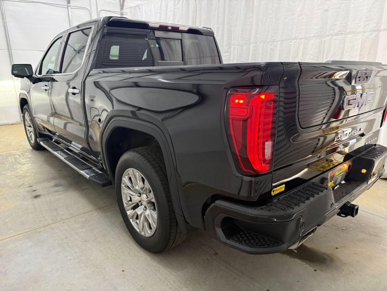 2015 Black GMC Sierra 1500 SLE (3GTU2UEC2FG) with an EcoTec3 4.3L V-6 gasoline direct injection engine, located at 1806 Veterans Memorial Hwy SW, Austell, GA, 30168, (770) 944-9558, 33.817959, -84.606987- Photo#3