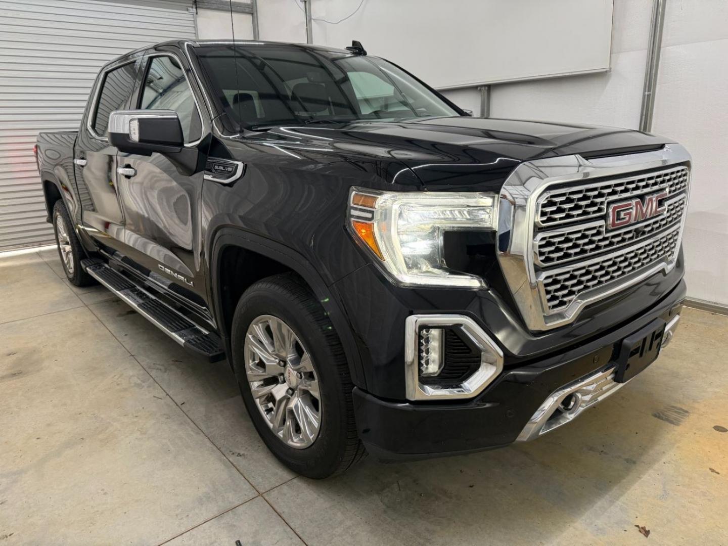 2015 Black GMC Sierra 1500 SLE (3GTU2UEC2FG) with an EcoTec3 4.3L V-6 gasoline direct injection engine, located at 1806 Veterans Memorial Hwy SW, Austell, GA, 30168, (770) 944-9558, 33.817959, -84.606987- Photo#8