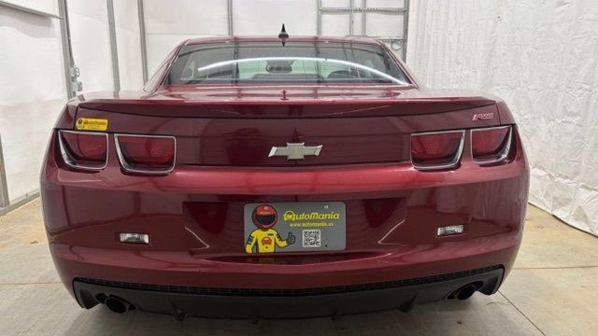2010 Red Chevrolet Camaro 2LT (2G1FG1EV0A9) with an 3.6L V-6 gasoline direct injection engine, Manual transmission, located at 1806 Veterans Memorial Hwy SW, Austell, GA, 30168, (770) 944-9558, 33.817959, -84.606987- Photo#4