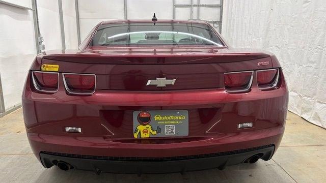 2010 Red Chevrolet Camaro 2LT (2G1FG1EV0A9) with an 3.6L V-6 gasoline direct injection engine, Manual transmission, located at 1806 Veterans Memorial Hwy SW, Austell, GA, 30168, (770) 944-9558, 33.817959, -84.606987- Photo#4